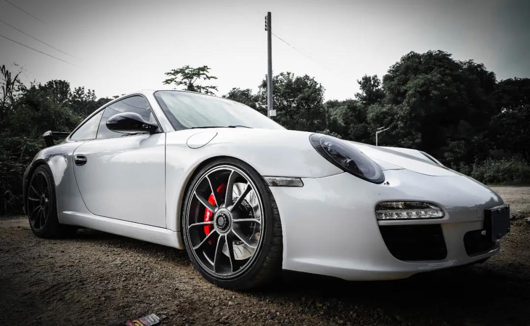 保時(shí)捷911 剎車(chē)改裝升級(jí) VINIC M60大六剎車(chē)套裝，剎車(chē)更加線性有力！