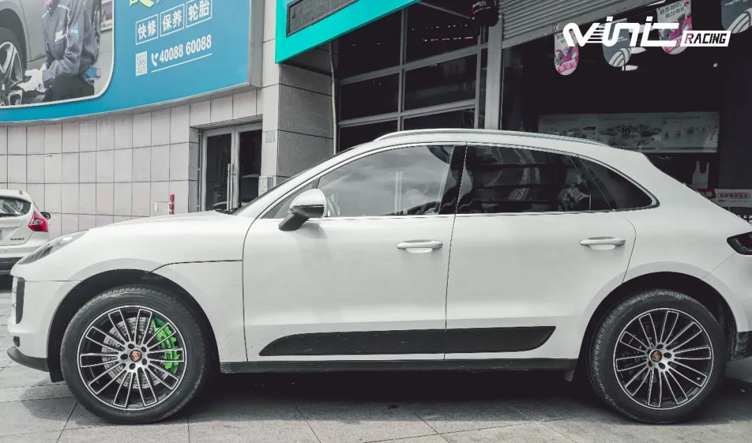 #保時(shí)捷 Macan 升級(jí) VINIC  M6 大六活塞剎車(chē)套裝